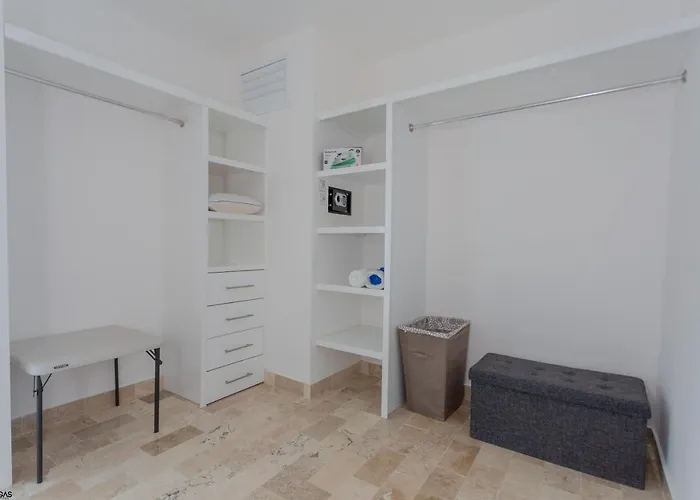 Private With Pool 10 Min From